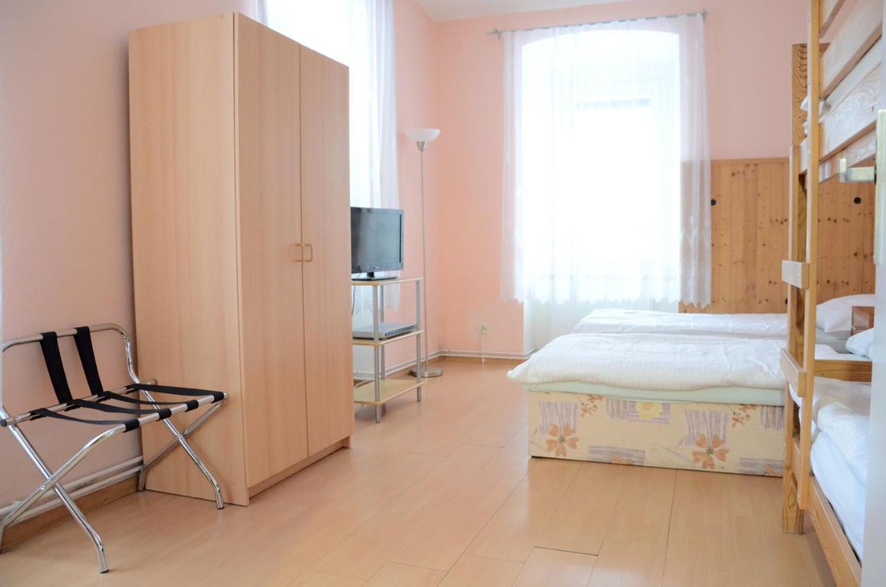 Penzion Mlynicky Dvur Cervena Voda Exterior photo